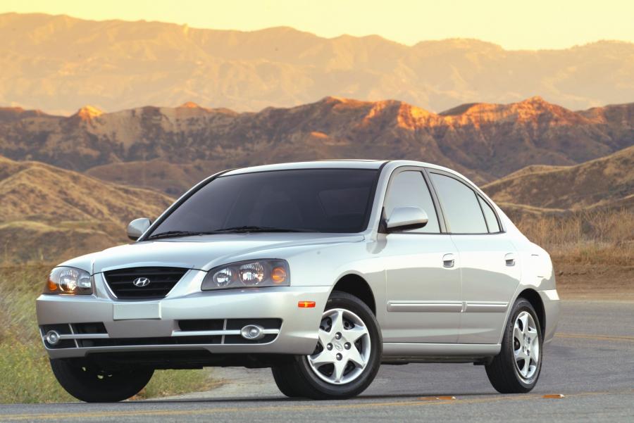  Hyundai Elantra 2004 года  (фото 9 из 17)